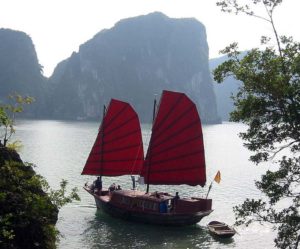 Chinese junk Halong Bay tour